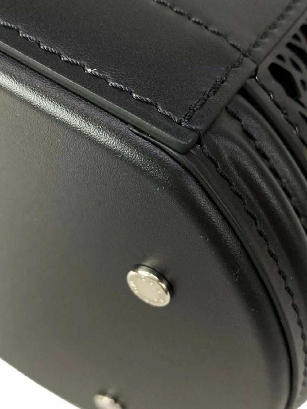 LOUIS VUITTON Cannes M20363 Noir Monogram Lace - RFID : confirmed Vanity Bag - Picture 9 of 16